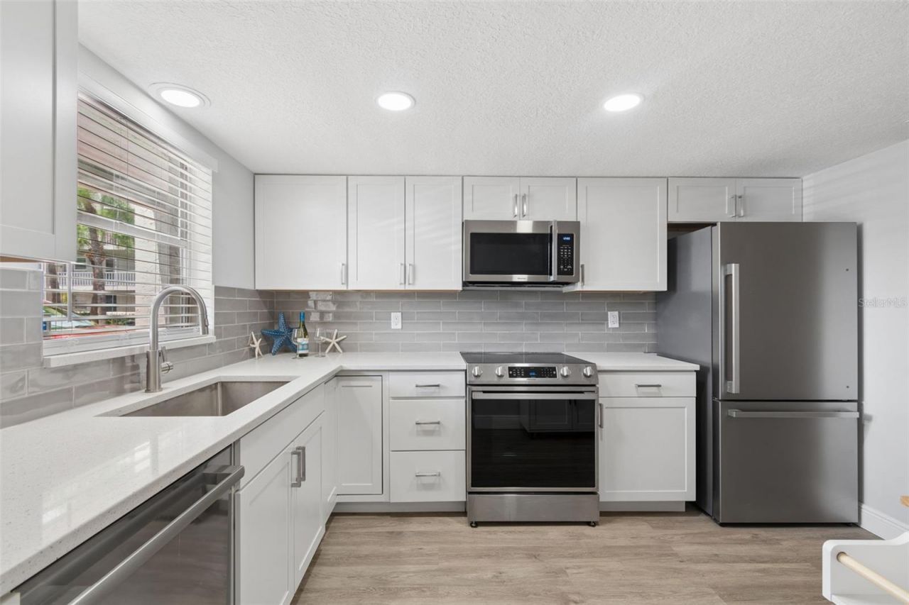3074 Lake Bayshore Dr, Unit O-120, Bradenton, FL 34205 Photo