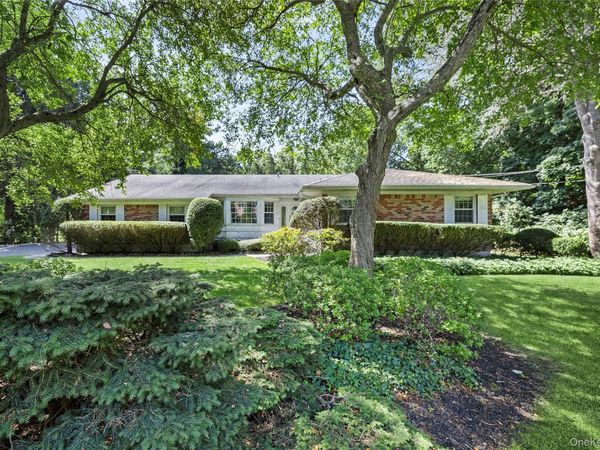 315 Laurel Lane , Laurel Hollow, NY 11791