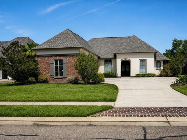 8415 QUIET CREEK Drive , Denham Springs, LA 70726