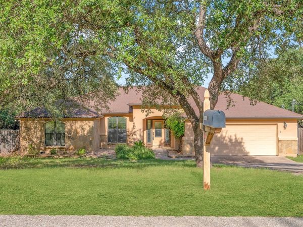 104 Cowal DR N, Spicewood, TX 78669