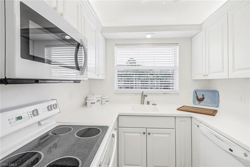 3000 Gulf Shore Blvd N, Unit 213, Naples, FL 34103 Photo
