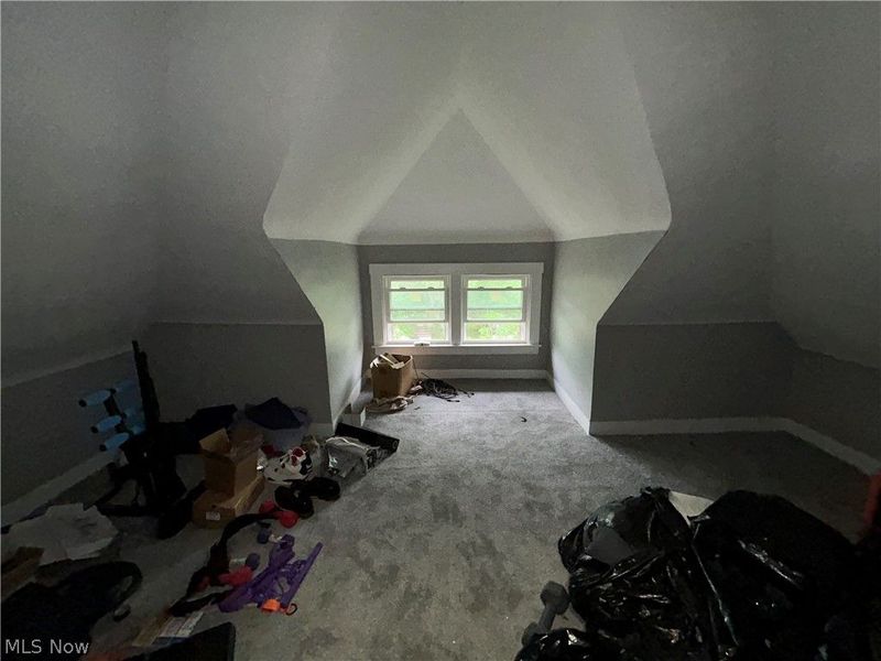 9403 Columbia Avenue, Cleveland, OH 44108 Photo 12
