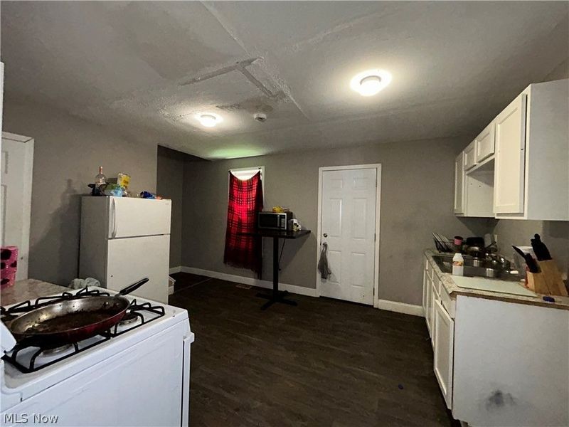 9418 Easton Avenue, Cleveland, OH 44104 Photo 6
