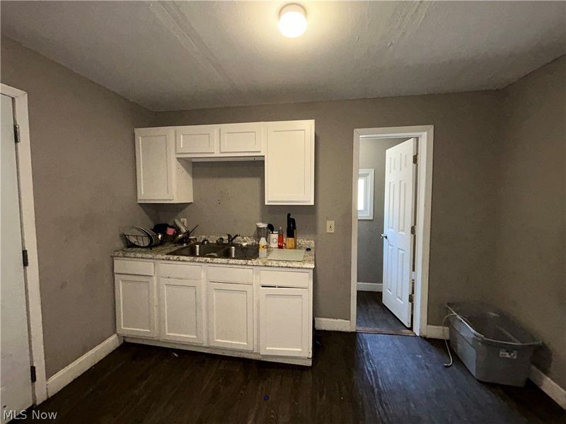 9418 Easton Avenue, Cleveland, OH 44104 Photo 7