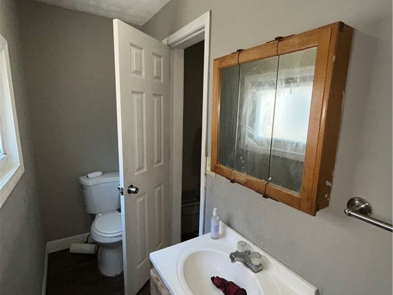 9418 Easton Avenue, Cleveland, OH 44104 Photo 8