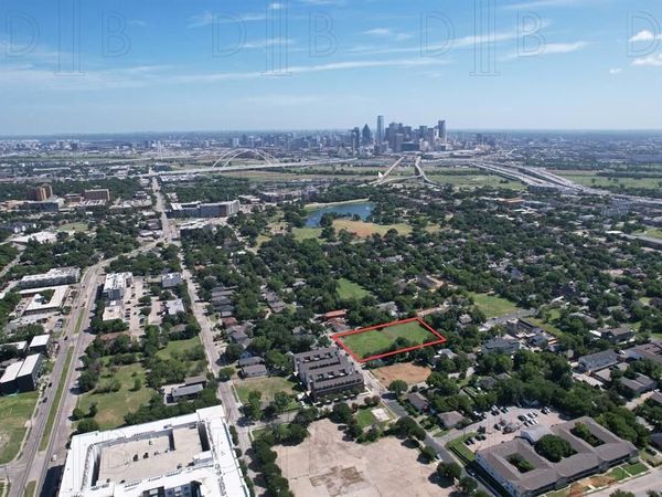 211 E Neely Street , Dallas, TX 75203