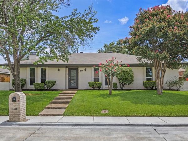 1514 College Parkway , Lewisville, TX 75077