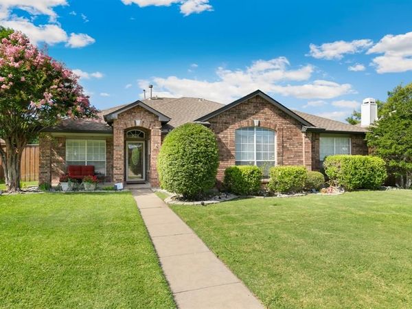 5933 Fox Drive, The Colony, TX 75056