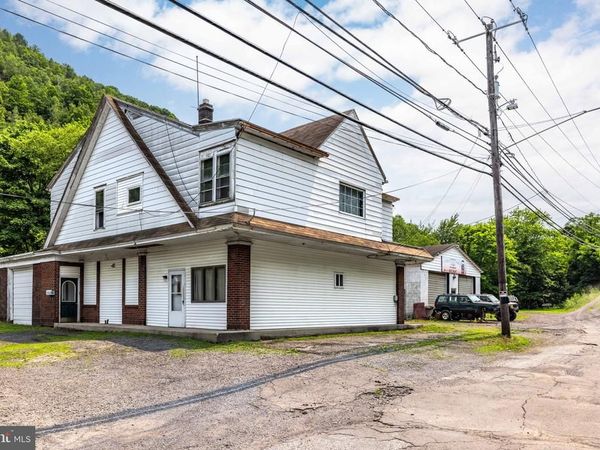 17 CENTER STREET , COAL TOWNSHIP, PA 17866