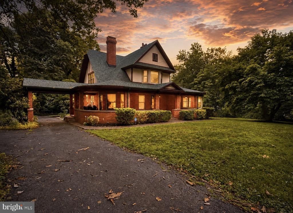 100 E Park Street, Bordentown, NJ 08505 Main Photo