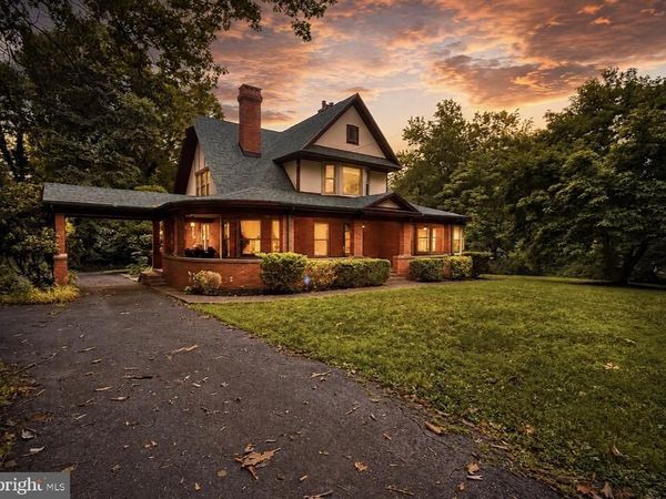100 E PARK STREET, BORDENTOWN, NJ 08505