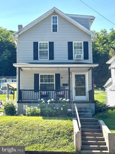 720 E FREEDOM AVENUE , BURNHAM, PA 17009