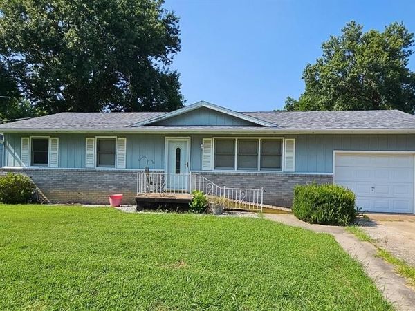 708 E Orange Street, Girard, KS 66743