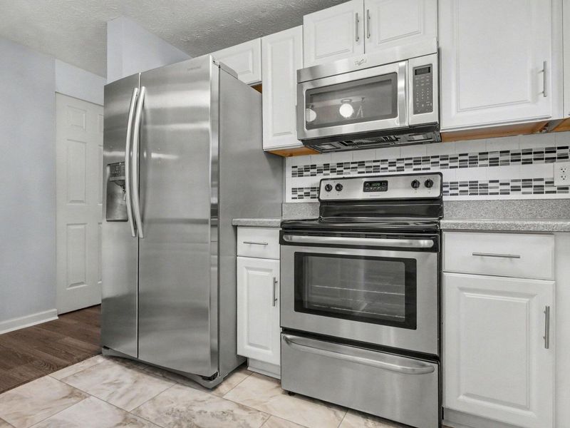 3851 Farm Brook Lane, Columbus, OH 43204 Photo 10