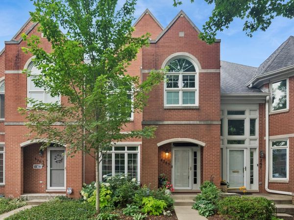 4265 W Thorndale Avenue , Chicago, IL 60646
