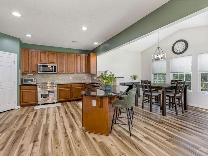 3712 Whisper Creek Drive, Butler Twp, OH 45414 Photo 7