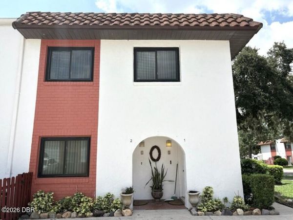 910 Big Tree Road, Unit 4-2, South Daytona, FL 32119