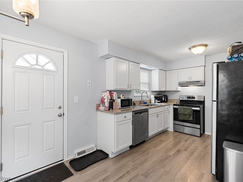 9160 Memphis Avenue, Cleveland, OH 44144 Photo 11