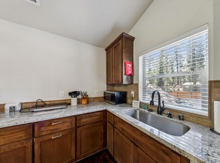 1513 Cree Street, South Lake Tahoe, CA 96150 Photo