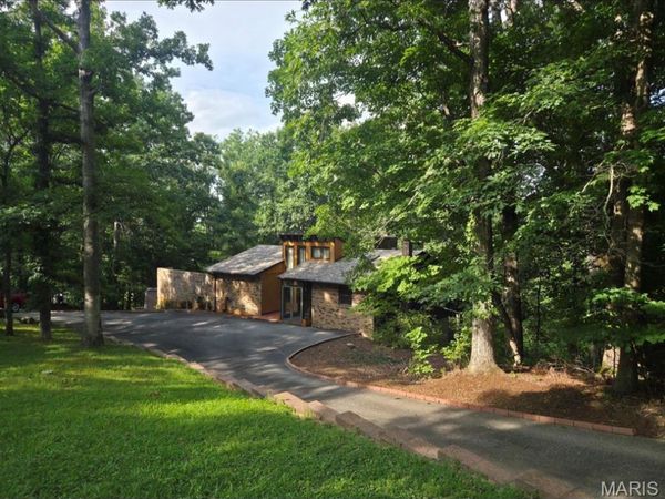 126 Hilltop Trail, Eureka, MO 63025