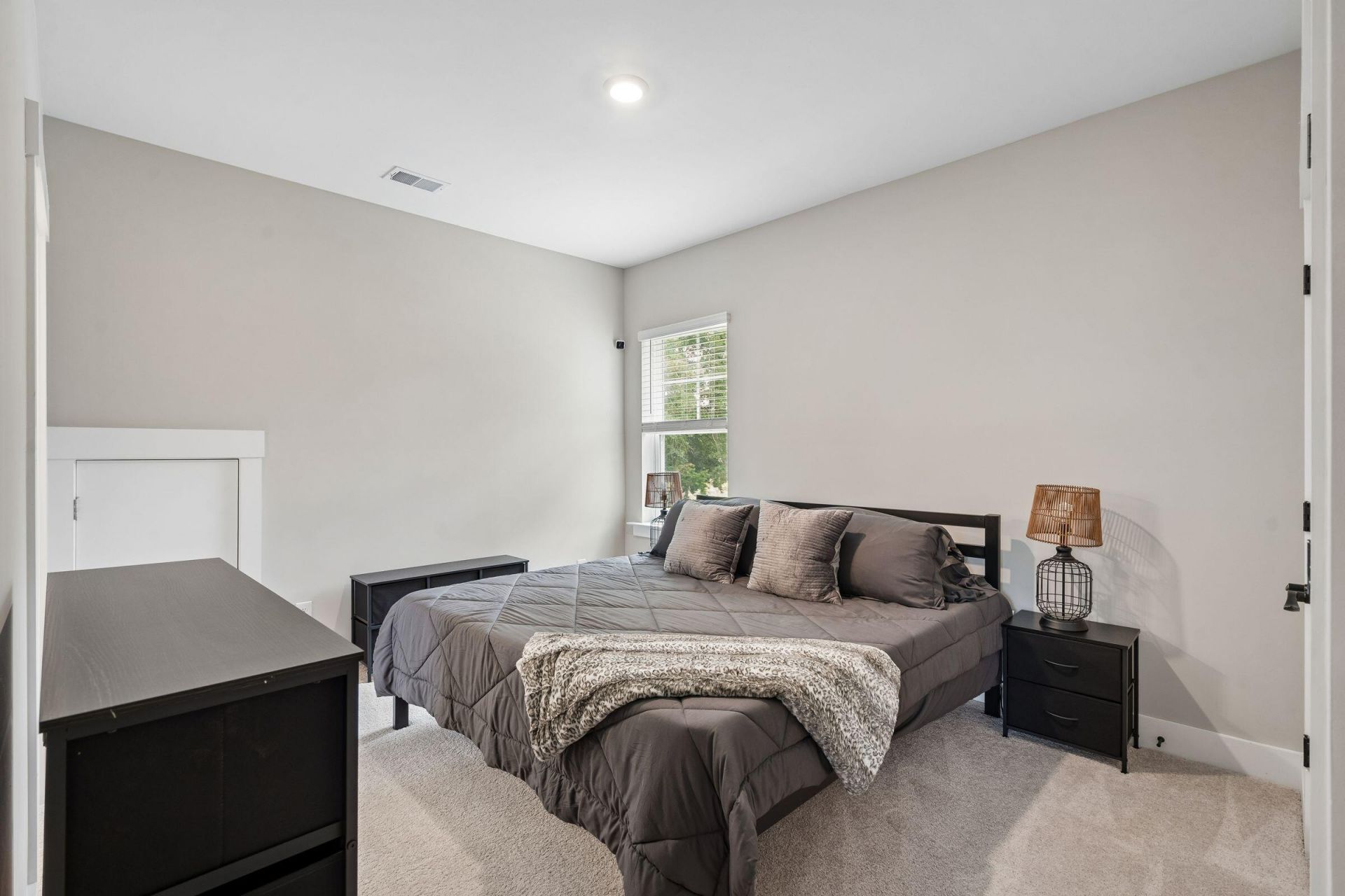 1055 Stonehenge Drive Photo 45