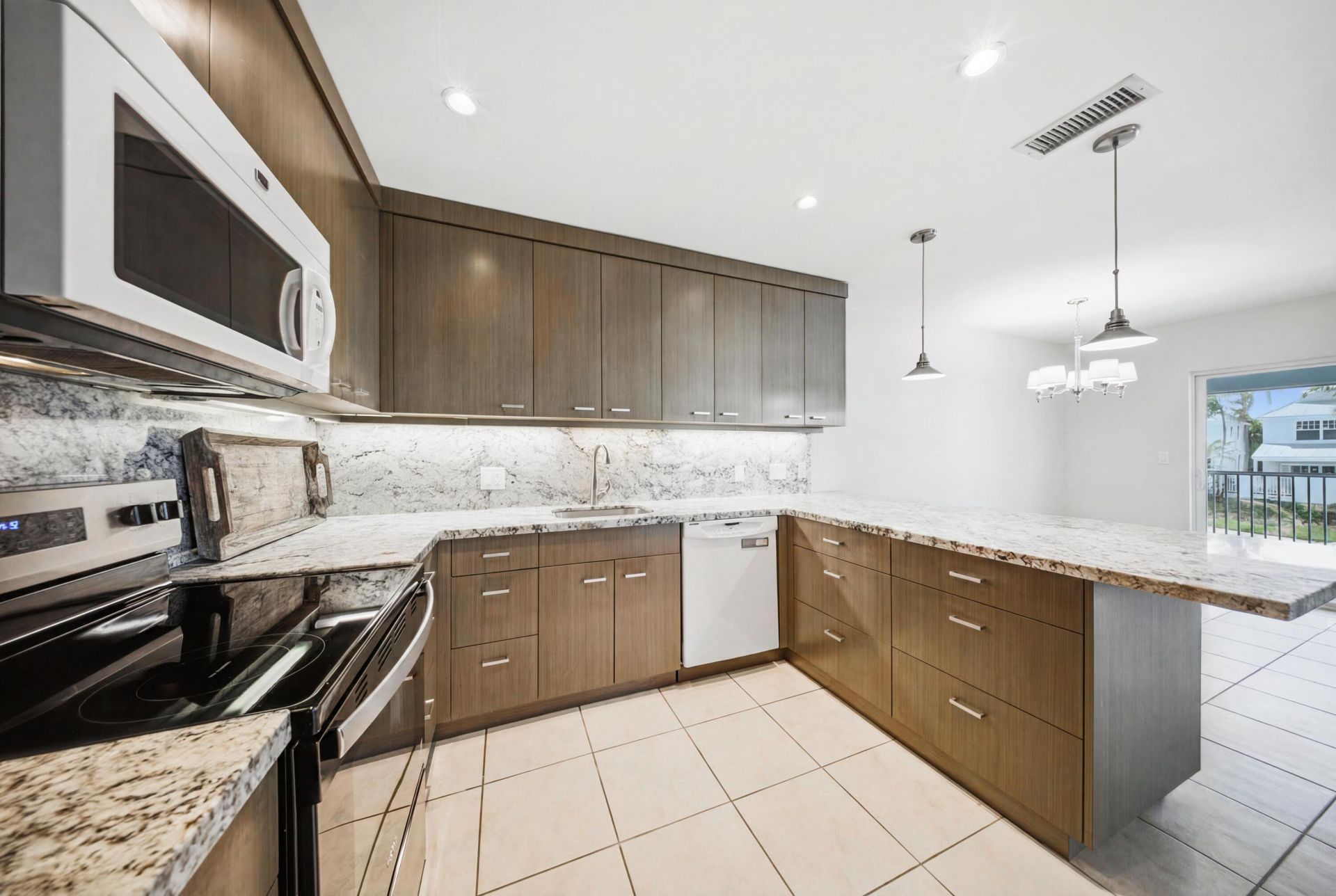 138 N Indies Drive, Unit B, Duck, FL 33050 Photo