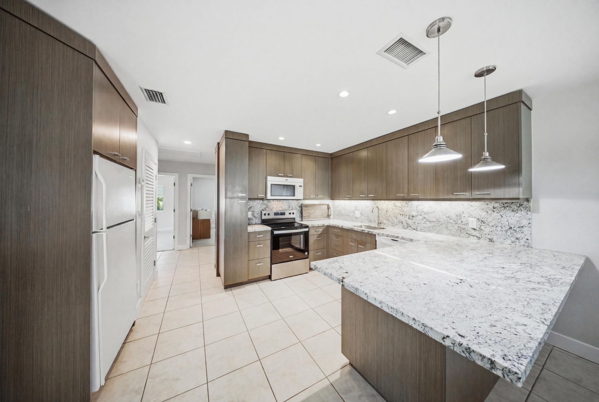 138 N Indies Drive, Unit B, Duck, FL 33050 Photo