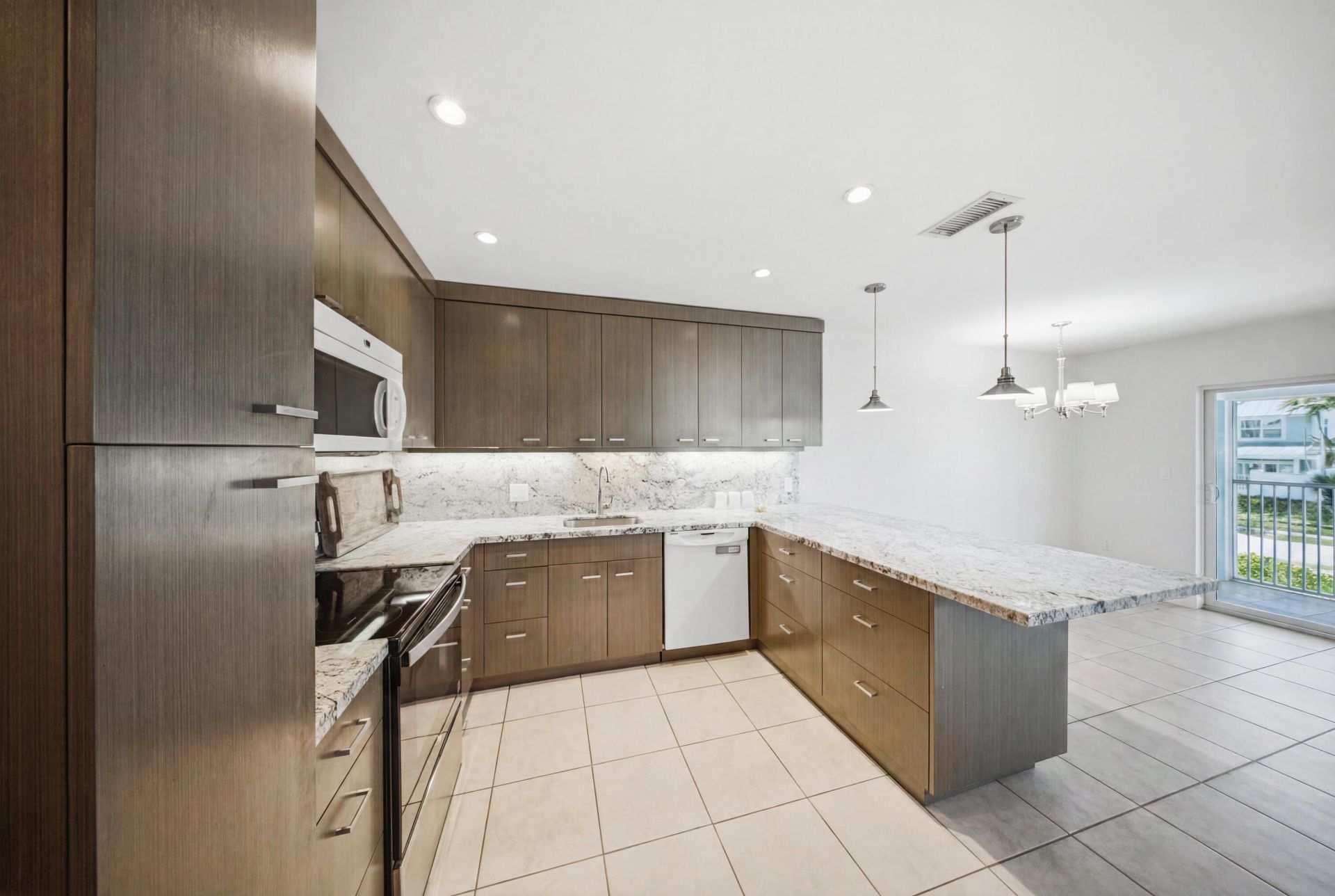 138 N Indies Drive, Unit B, Duck, FL 33050 Photo