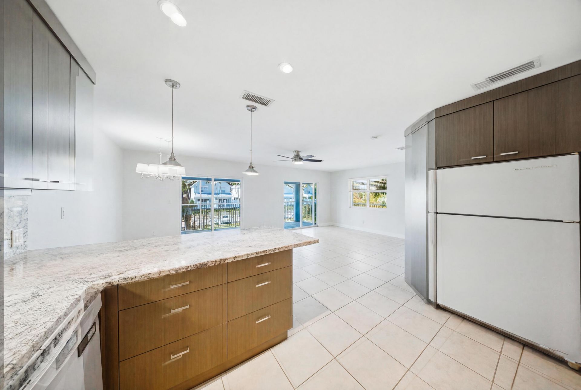 138 N Indies Drive, Unit B, Duck, FL 33050 Photo