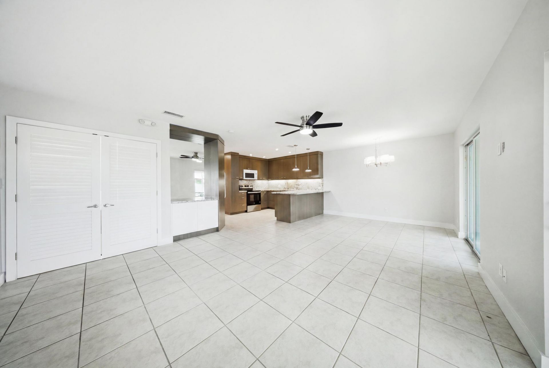 138 N Indies Drive, Unit B, Duck, FL 33050 Photo