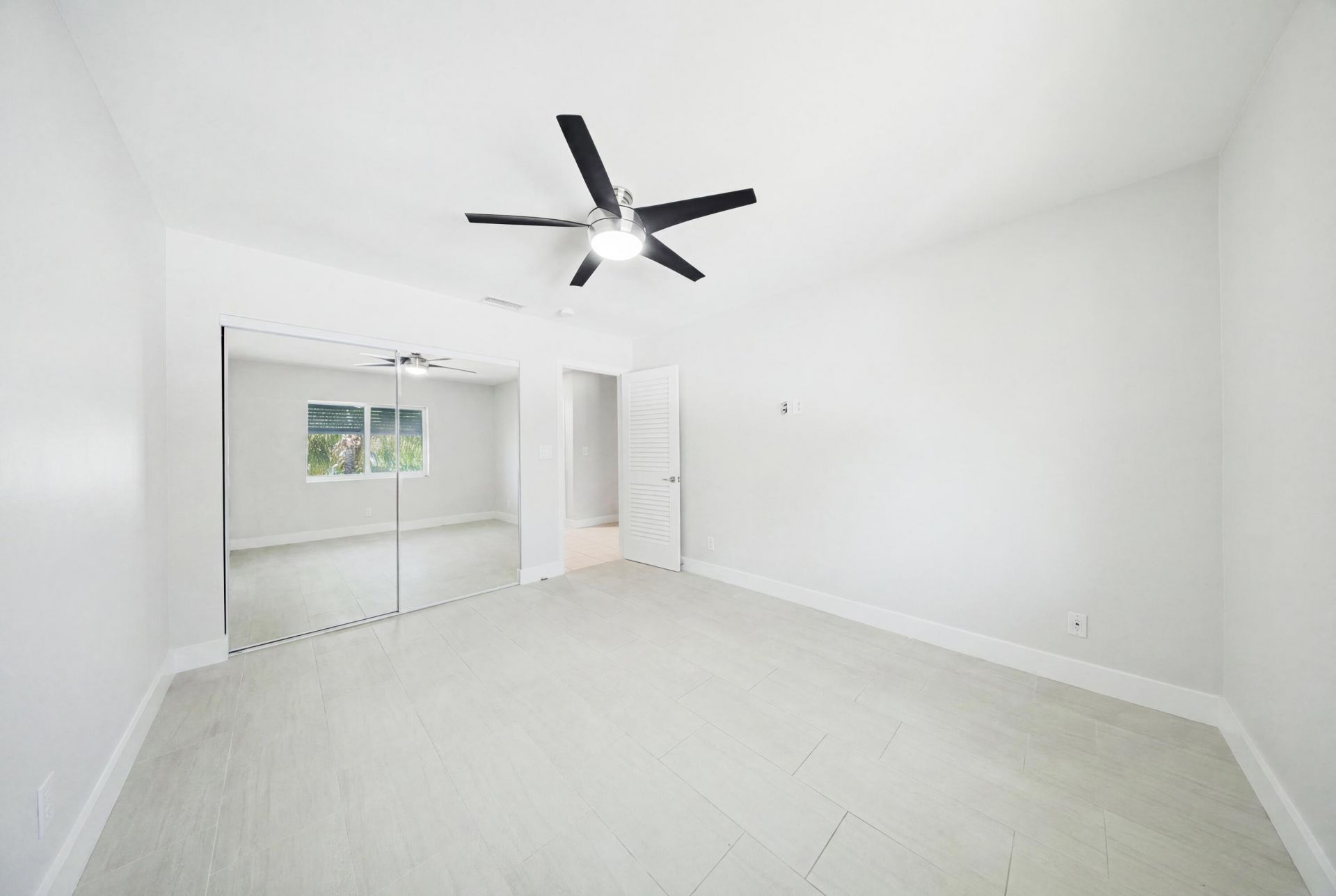 138 N Indies Drive, Unit B, Duck, FL 33050 Photo