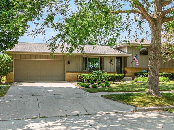 1627 N EUGENE STREET, Appleton, WI 54914
