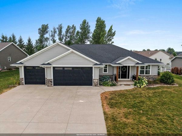 615 DIVERSITY DRIVE, De Pere, WI 54115