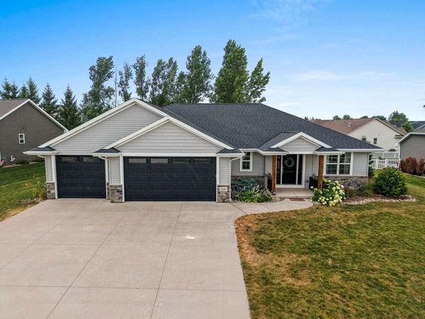615 DIVERSITY DRIVE, De Pere, WI 54115