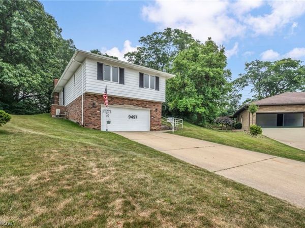 9497 Idlewood Drive, Brooklyn, OH 44144