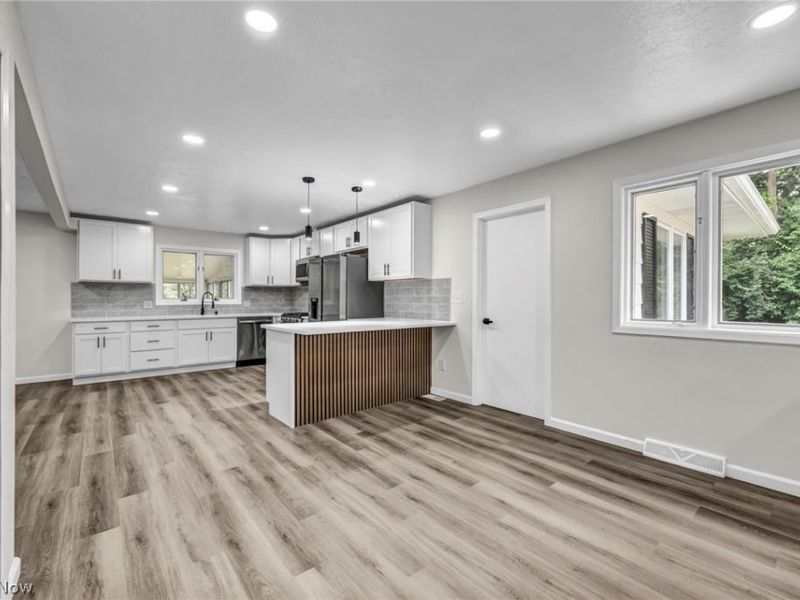 9497 Idlewood Drive, Brooklyn, OH 44144 Photo 7