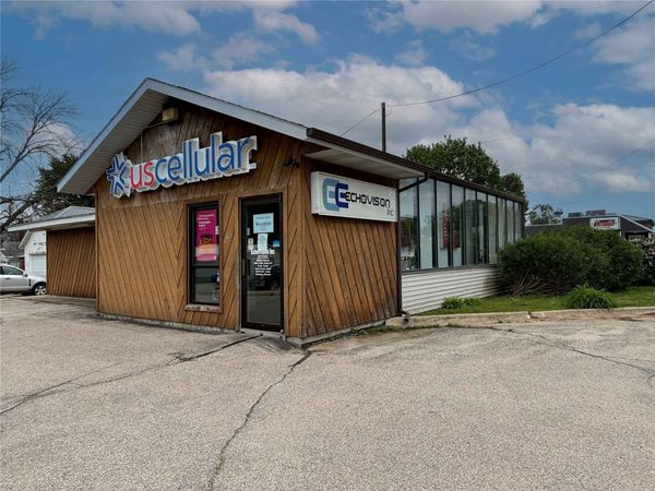 201 S Main Street , Monticello, IA 52310