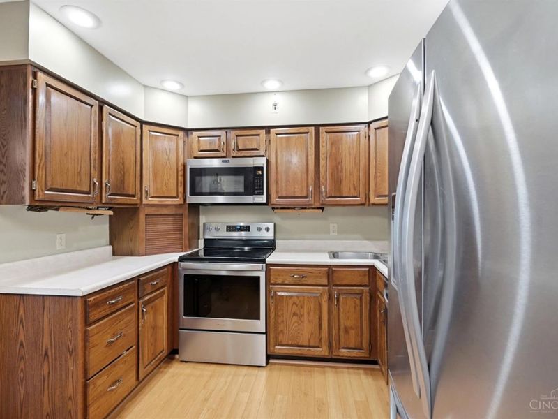 5745 Westgrove Drive, Green Township, OH 45248 Photo 12