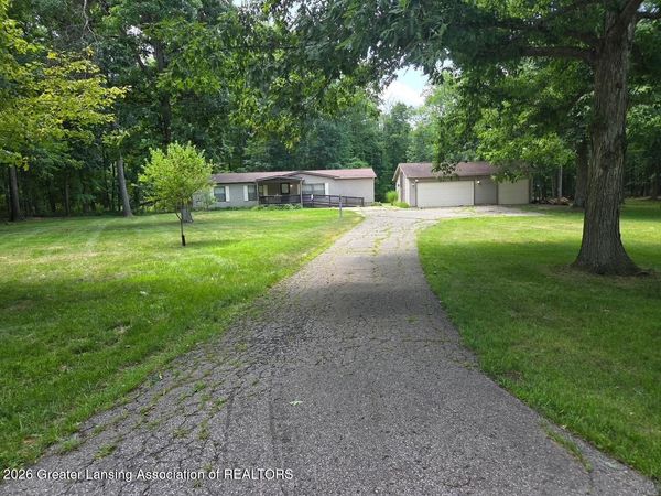 3600 Dexter Trail, Stockbridge, MI 49285