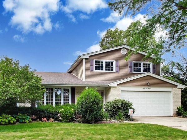 2620 N Phelps Avenue , Arlington Heights, IL 60004
