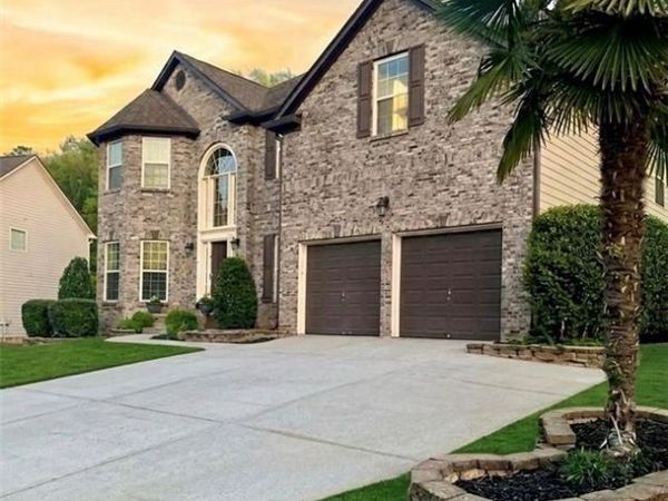 2819 Heritage Oaks Circle , Dacula, GA 30019