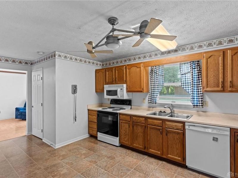 1359 Middletown Eaton Road, Madison Township, OH 45042 Photo 9