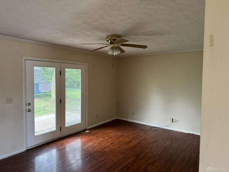 6673 Emerald Avenue, Mad River Township, OH 45323 Photo 2