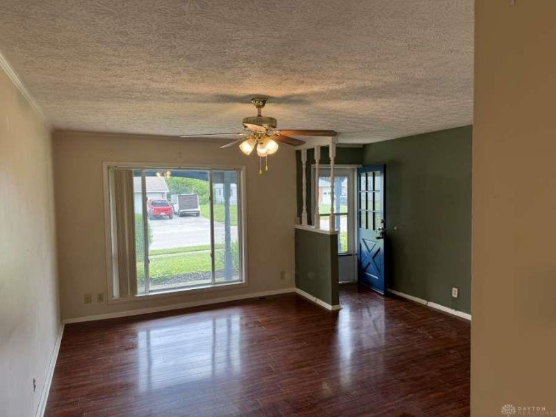 6673 Emerald Avenue, Mad River Township, OH 45323 Photo 4