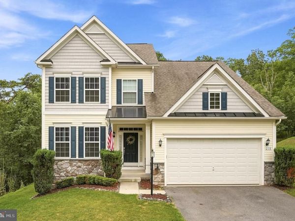 210 WOODS DRIVE, CROSS JUNCTION, VA 22625