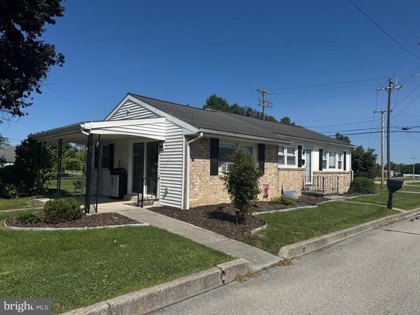 1000 W ELM AVENUE, HANOVER, PA 17331