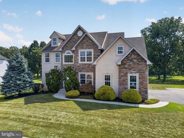 740 MOHICAN DRIVE, EASTON, PA 18040