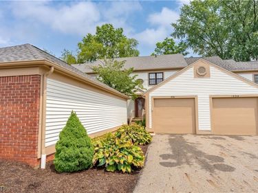 1856 Beechwood Avenue NE, North Canton, OH 44720