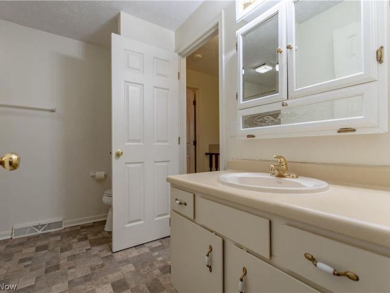 1856 Beechwood Avenue NE, North Canton, OH 44720 Photo 19