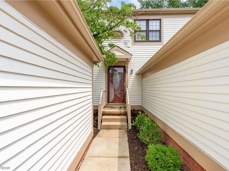 1856 Beechwood Avenue NE, North Canton, OH 44720 Photo 2